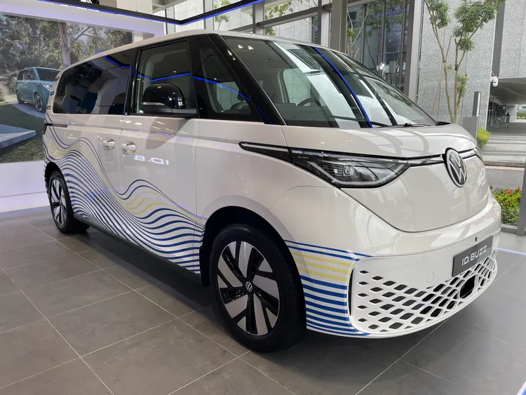 全新 ID. Buzz 六座版本即日起於全台 9 間福斯商旅展示中心同步亮相。林浩昇攝