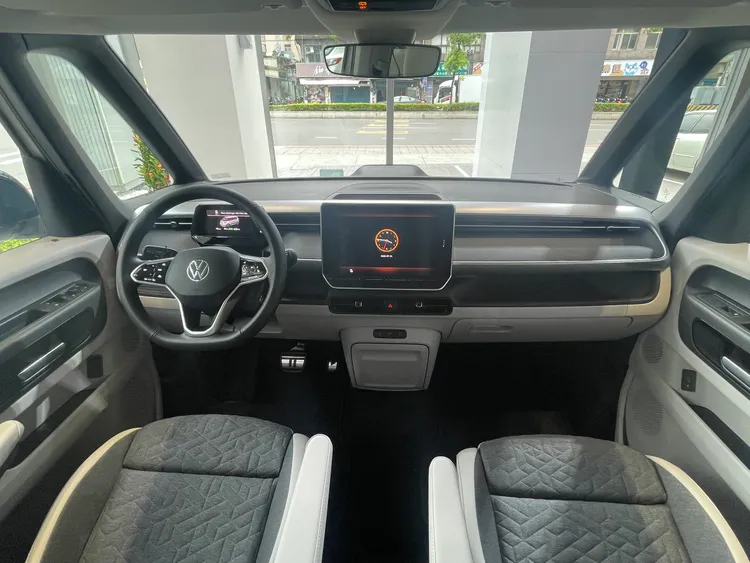 車內標配12.9吋觸控螢幕與ID. Digital Cockpit數位儀表。林浩昇攝