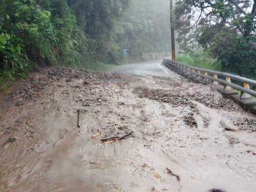 薇帕颱風強降雨 台20線南橫公路下馬路段土石流交通中斷預計中午搶通
