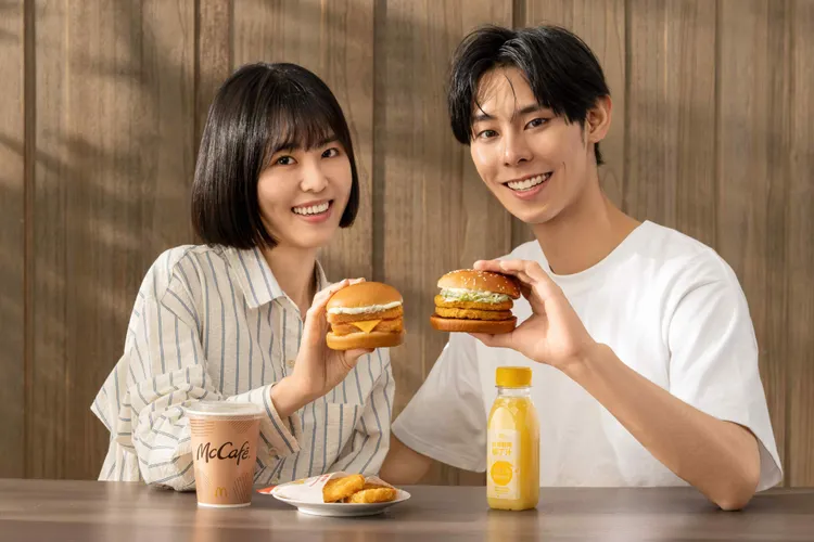 今（2日）起至8月26日，加碼於早餐時段推出「雙層麥香鷄」、「雙層麥香魚」選項。麥當勞提供