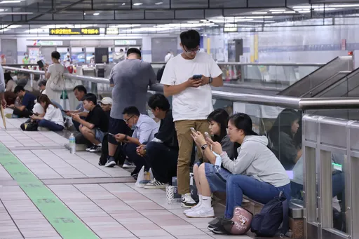 導彈警報大響別慌!北市防空演練開跑 街道清空、捷運旅客集體蹲避