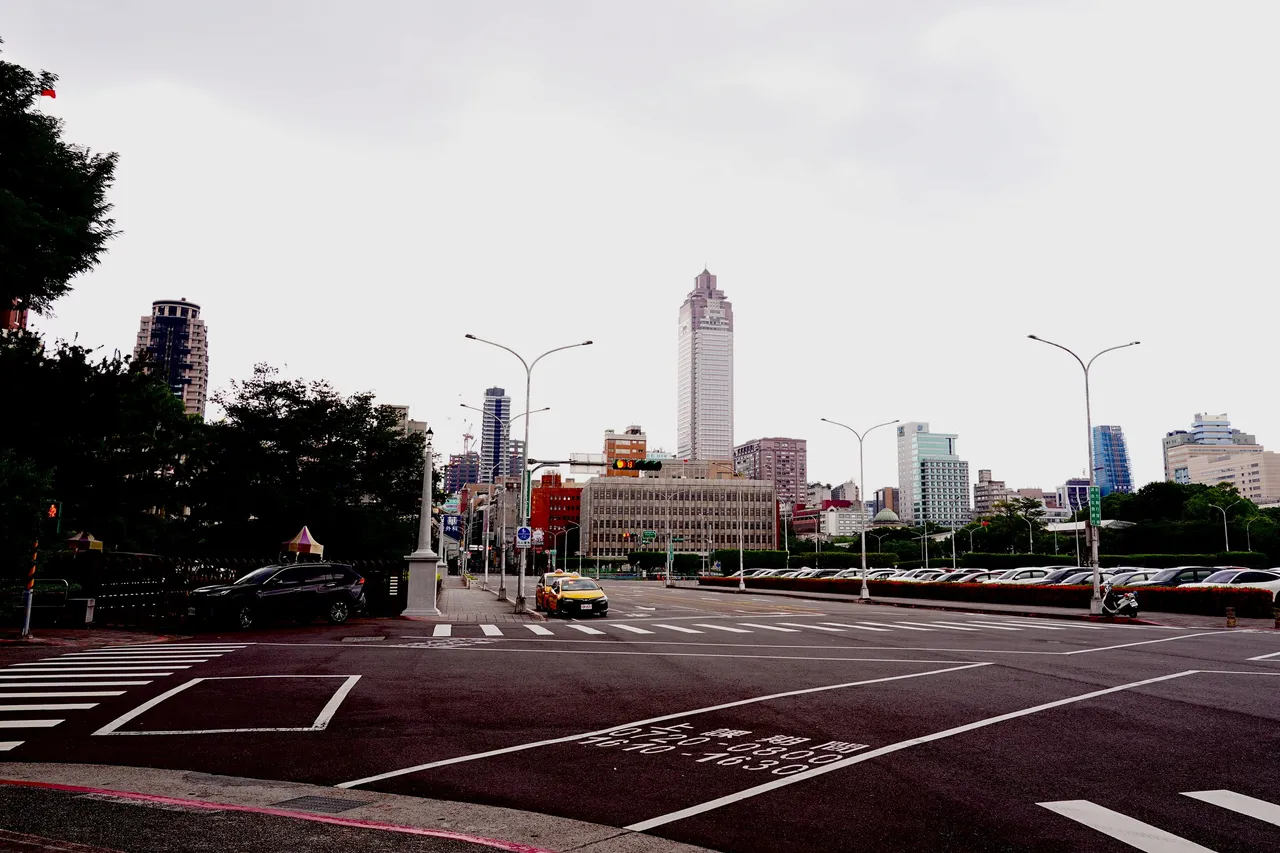 台北车站附近道路在演习期间实施管制。彭欣伟摄
