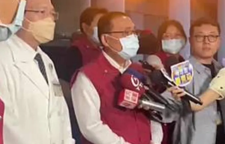 2消防人員、1義消OCHA仍在醫院搶救中，侯友宜第一時間趕往關心，並強調翻船原因將組專案小組調查。翻攝畫面