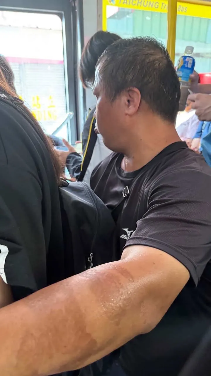 嚴姓男子昨天下午涉嫌在公車上對女學生性騷擾，隨後被警方逮捕。謝志忠提供