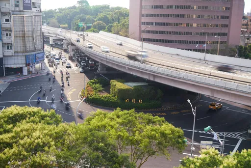 網傳公館圓環拆除與機器狗同公司 北市府急澄清:假消息