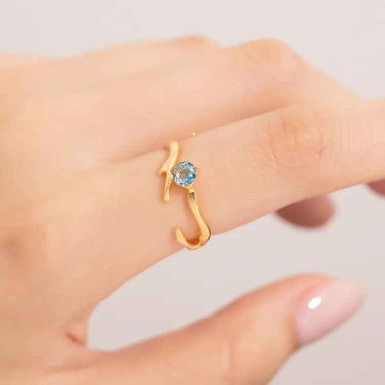 Olivia Yao Freja海藍寶金色樹枝戒指，4880元。品牌提供