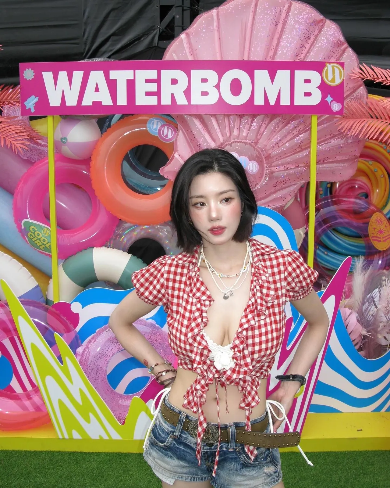 权恩妃因为WATERBOMB的性感比基尼,引起热烈讨论。翻摄权恩妃IG