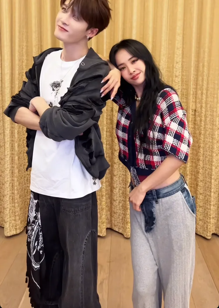 蔡依林（右）最後還將頭靠在檀健次（左）肩上，畫面甜蜜又養眼。翻攝蔡依林IG