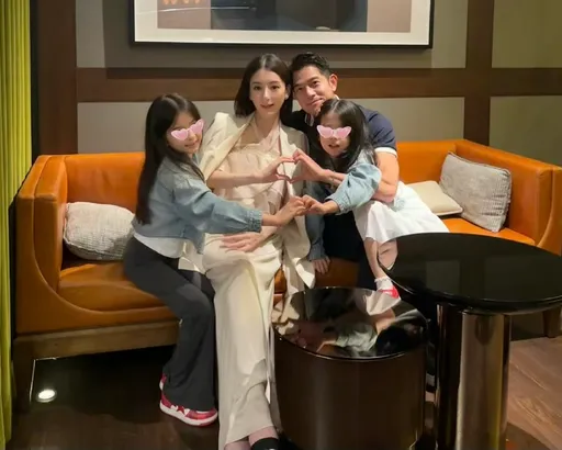 方媛挺孕肚慶生美到不科學 郭富城甜喊:老婆幸福快樂