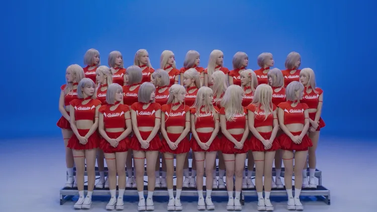 《CRUSH》MV。翻攝自味全龍YT