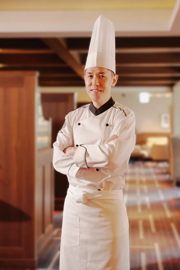 JR東日本大飯店台北甜點主廚黃柏欽以豐富的歐日甜點經驗，曾為高端時尚品牌打造專屬甜品，將山形縣庄內產哈密瓜幻化為精緻誘人的甜點藝術。JR東日本大飯店台北提供