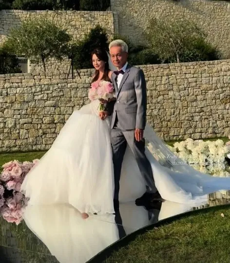 林千又在爸爸陪伴下進場。翻攝林千又IG