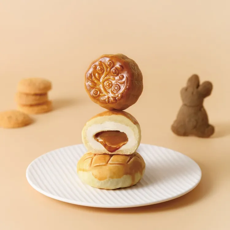 禮坊今年中秋強勢推出焦點新品「桂花文旦流心月餅」。業者提供