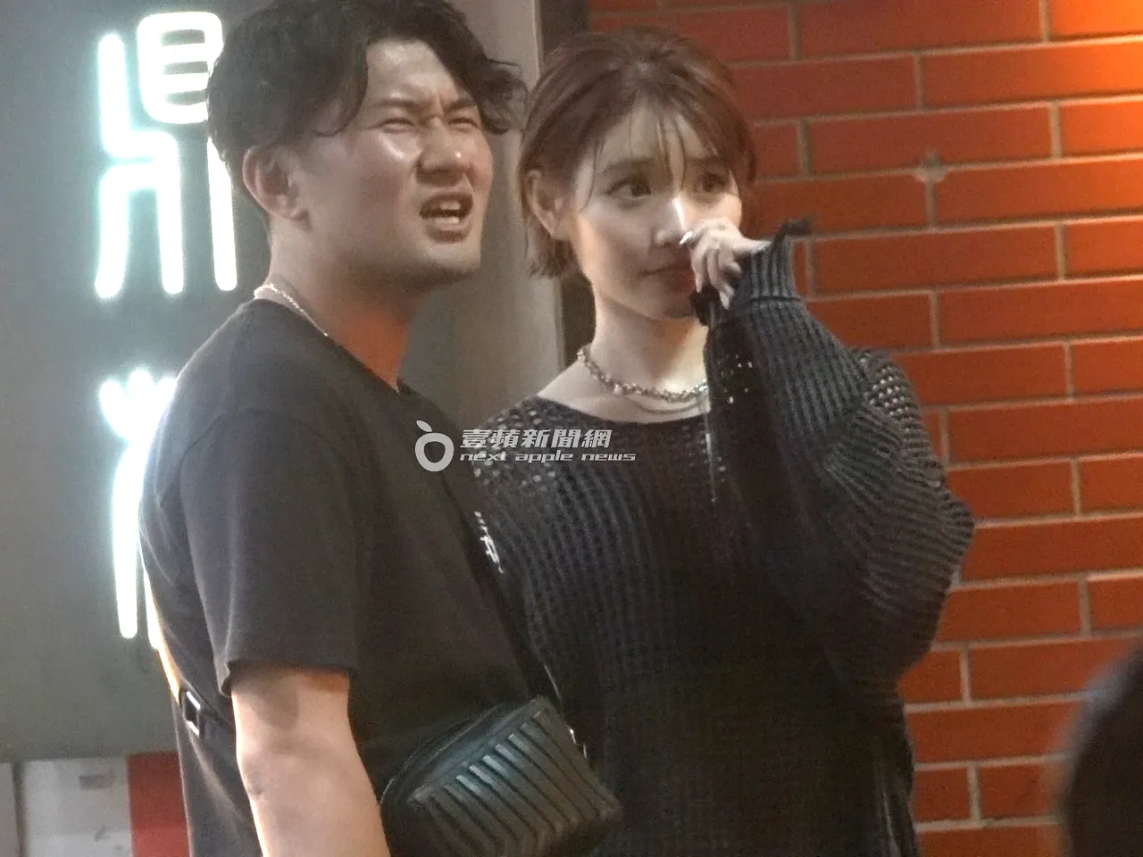 河北彩伽與男伴默契十足暢聊,看來頗為登對。特勤中心攝