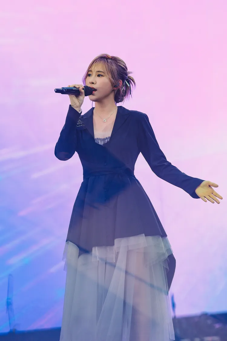 冠佑愛女小玫瑰。相信音樂提供