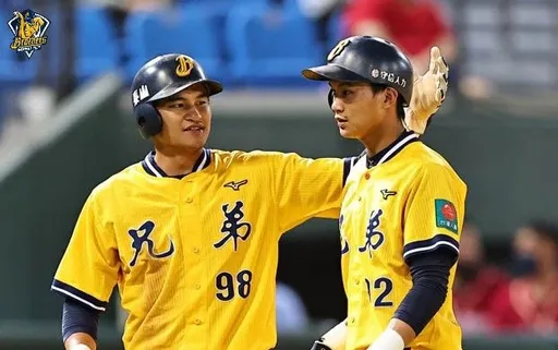 中職球星岳東華妹妹疑欠債 債主衝球場討錢!家人急發聲明