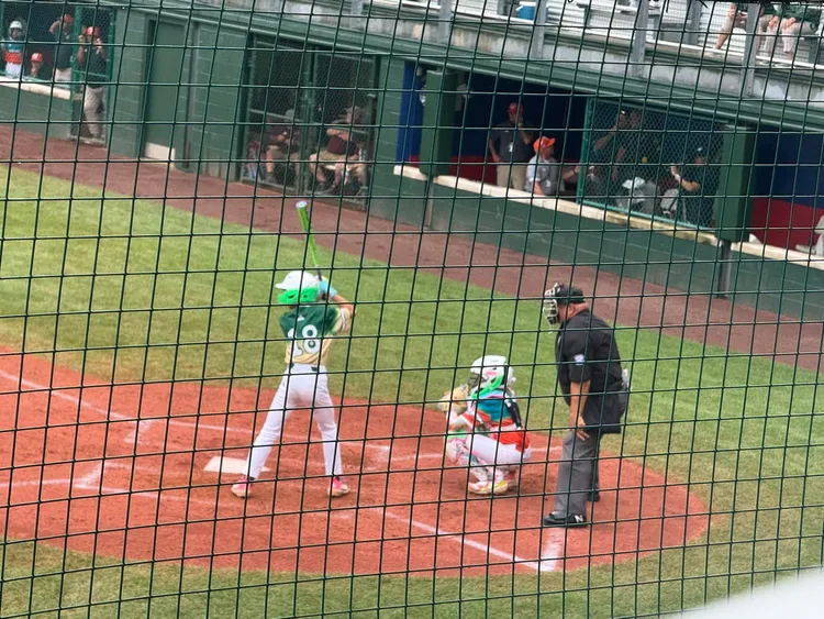 台北市東園國小少棒隊20日在威廉波特世界少棒賽獲勝，擊敗委內瑞拉晉級國際組冠軍賽。翻攝東園國小臉書粉專