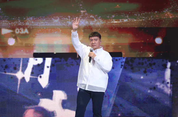 施孝榮喜迎李翊君加盟。