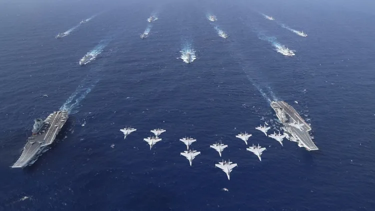 美國專家指出，中國可以利用海上優勢，切斷台灣能源供應。圖為中國海軍演習。翻攝解放軍網