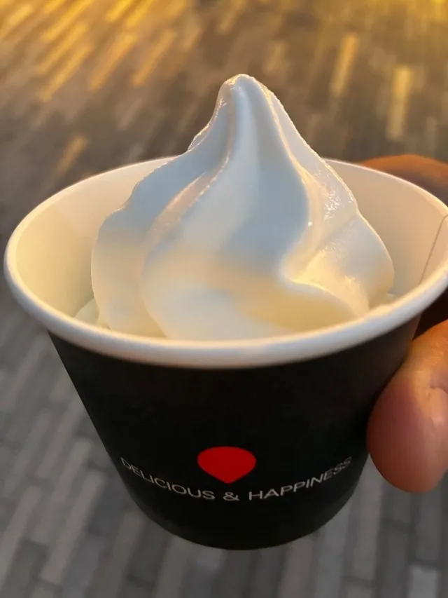 7-11販售的世博限定霜淇淋。コモンズ