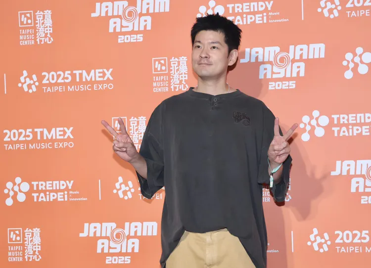 張基河這次挑戰吃鴨舌。莊宗達攝