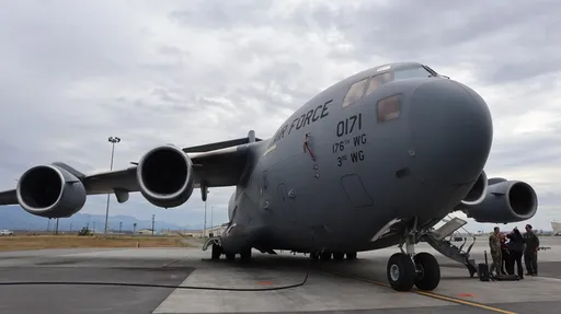 開箱美軍C-17全球霸王運輸機 直擊比台北還大的美軍阿拉斯加基地