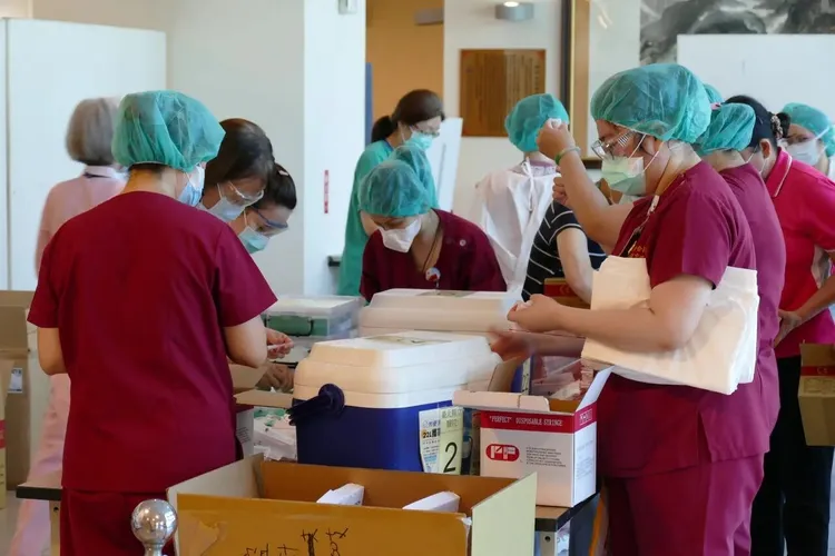 護理人力吃緊。資料照