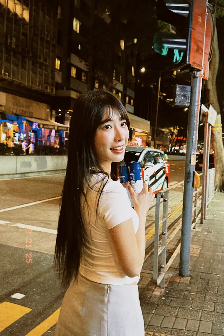 Kira和香港夜景。Kira提供