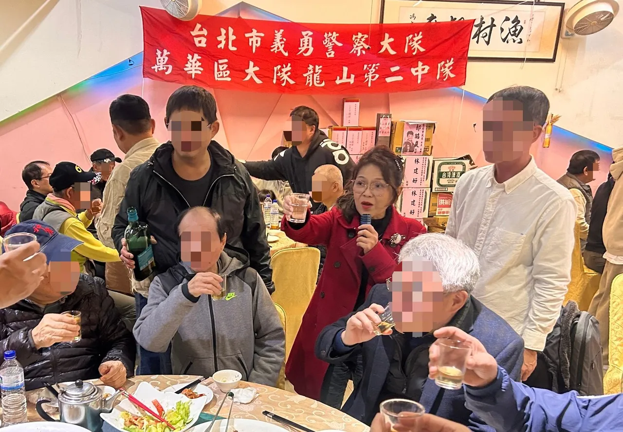 郭昭巖曾於臉書透露,辜萬益是其母親數十年的好友,更是她競選總部的執行長。翻攝郭昭巖臉書粉絲團