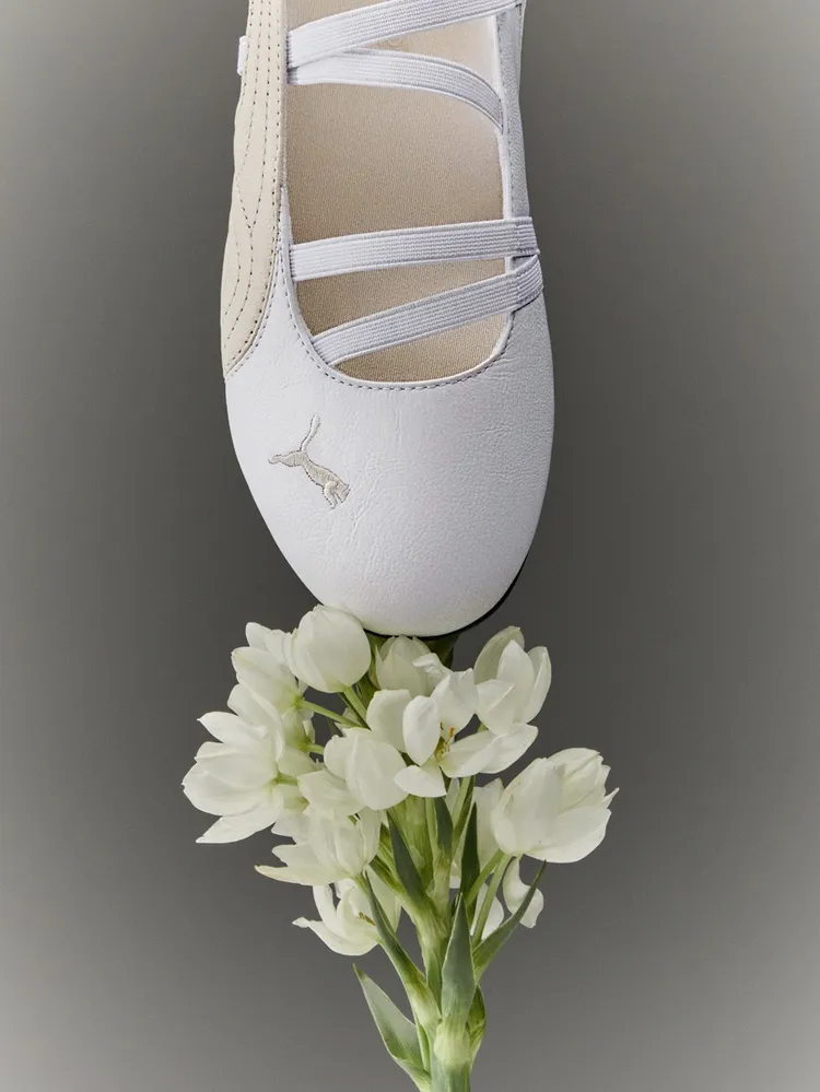 PUMA SPEEDCAT Ballet Leather白色皮革款，2680元。品牌提供