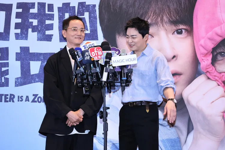 曹政奭（右）想吃小籠包，導演畢鑑盛胡椒餅，但都還沒吃到。攝影中心攝