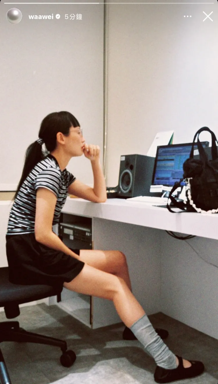 魏如萱更新動態，辣露美腿。翻攝IG