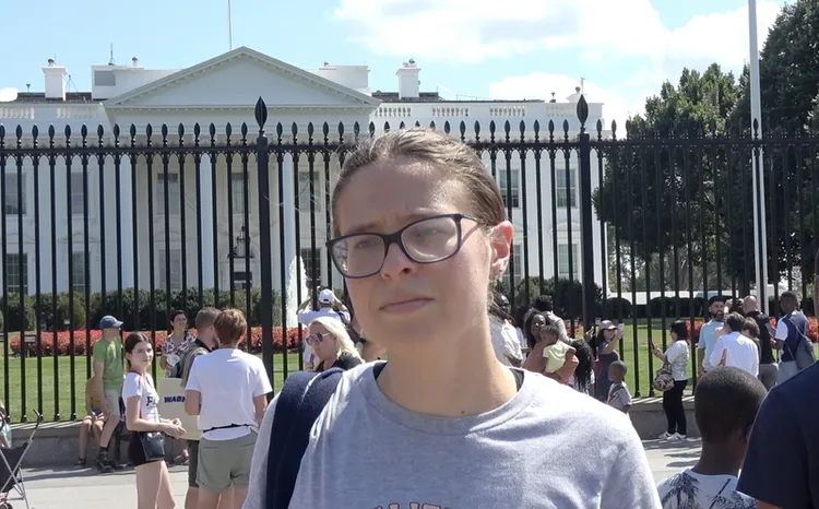 社福志工史密斯不滿川普將派國民兵進駐華府的決定，強調華府已經有足夠警力可保護居民安全，且國民兵不該被部署來對付自家公民。 中央社