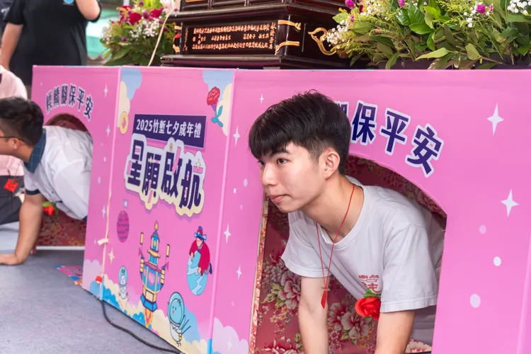 竹蓮寺七夕成年禮活動。新竹市府提供