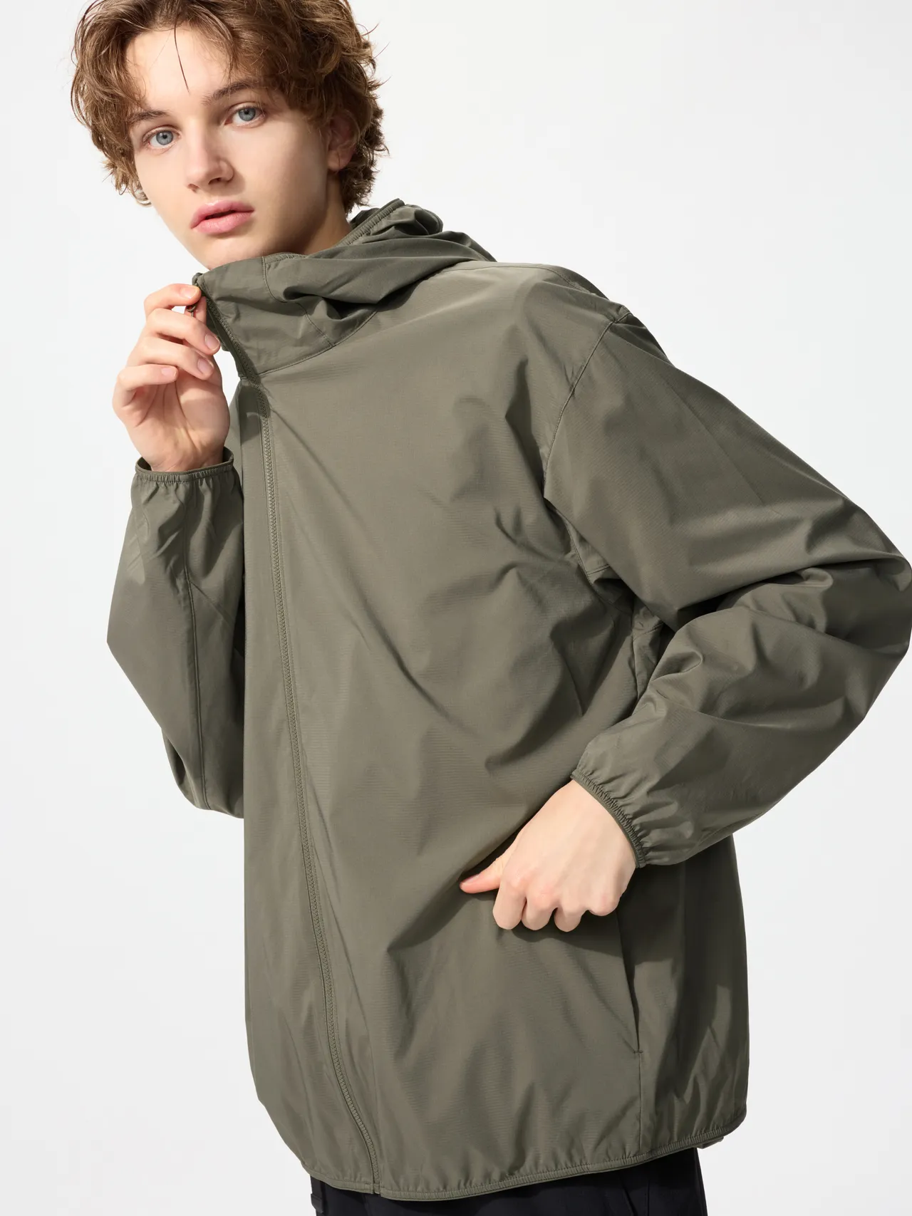 UNIQLO可携式防晒连帽外套,1290元。品牌提供
