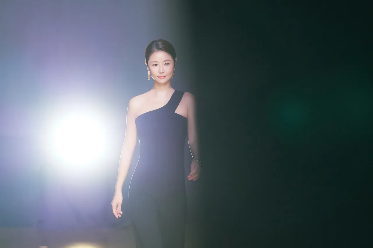 林心如为贵妇保养赫莲娜(Helena Rubinstein,简称HR)拍摄全新形象照。品牌提供