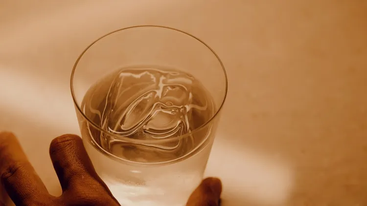 酒店二樓的archi bar，以兩杯專屬夏日特調迎接旅人，為旅程注入沁涼清爽的歡愉開場。業者提供