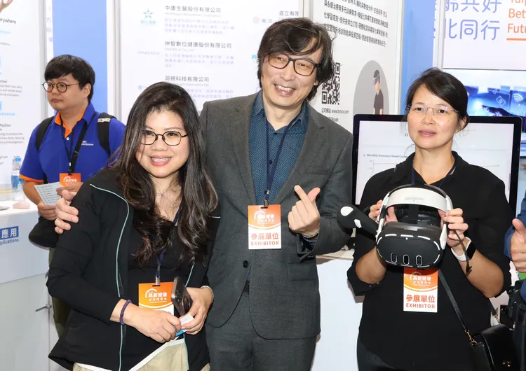Cora（左起）和林煒首度參展。莊宗達攝