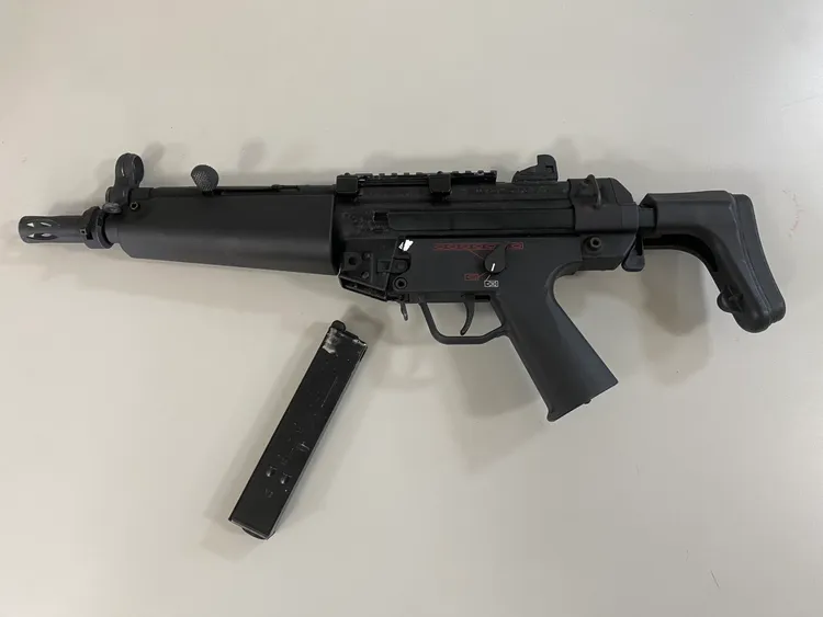 警方所查扣的BB瓦斯槍。警方提供