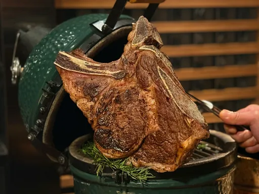 晶華父親節主打獨家日本F1帶骨牛排大餐 住房升等搭配微醺系蛋糕