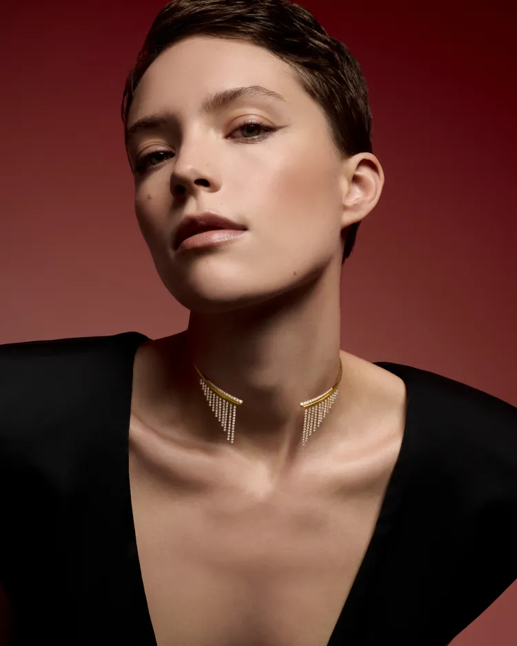 AHKAH signature chandelier 18K黃金鑽石頸鍊，56萬8000元。品牌提供