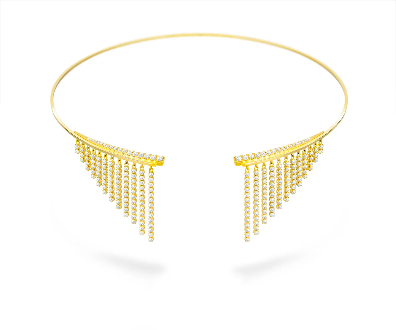 AHKAH signature chandelier 18K黄金钻石颈链,56万8000元。品牌提供