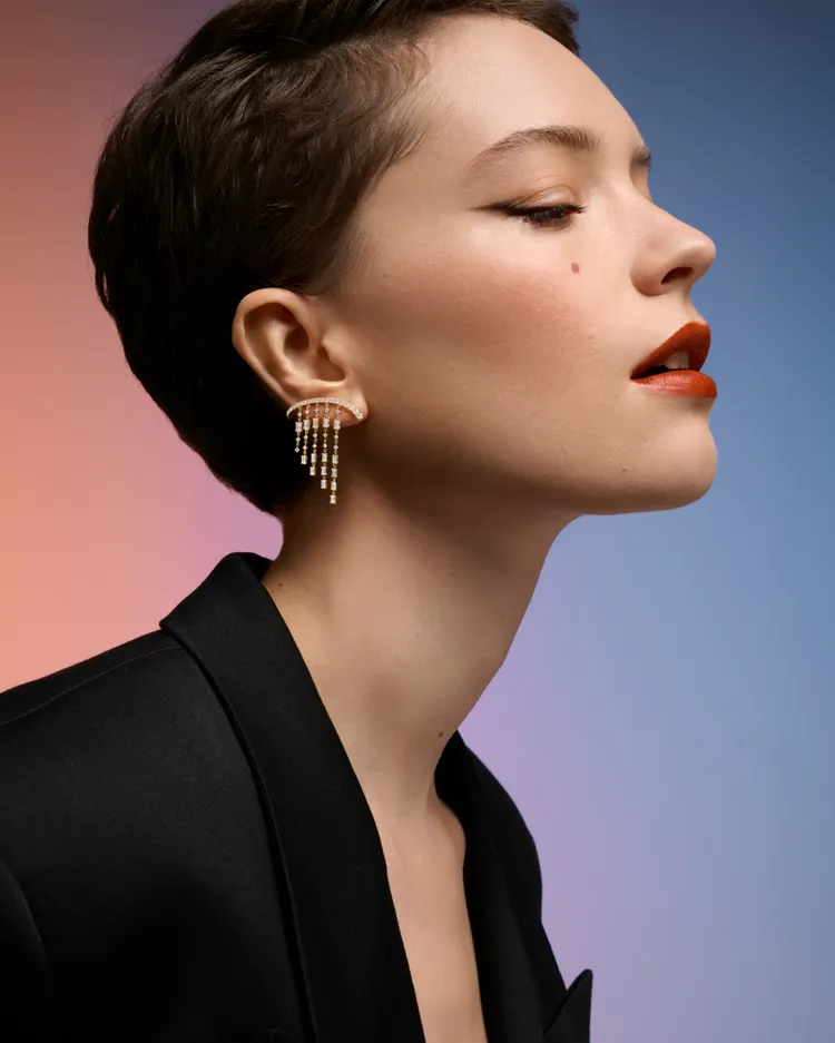 AHKAH 2025 chandelier sway grace 耳環，49萬4000元。品牌提供