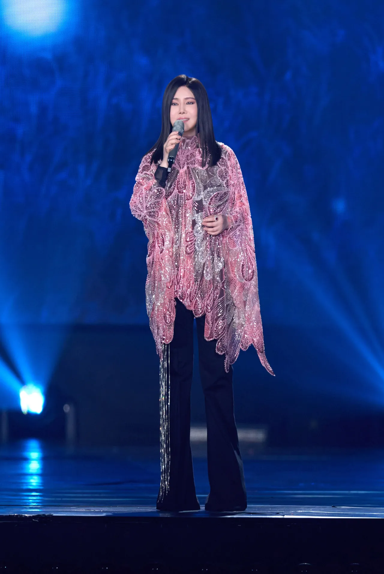 江蕙如歌桥段,与全场一起合唱经典。宽宏艺术提供