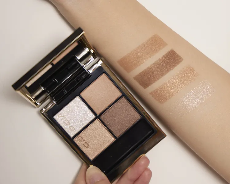 SUQQU晶采盈緻眼彩盤，2600元。品牌提供