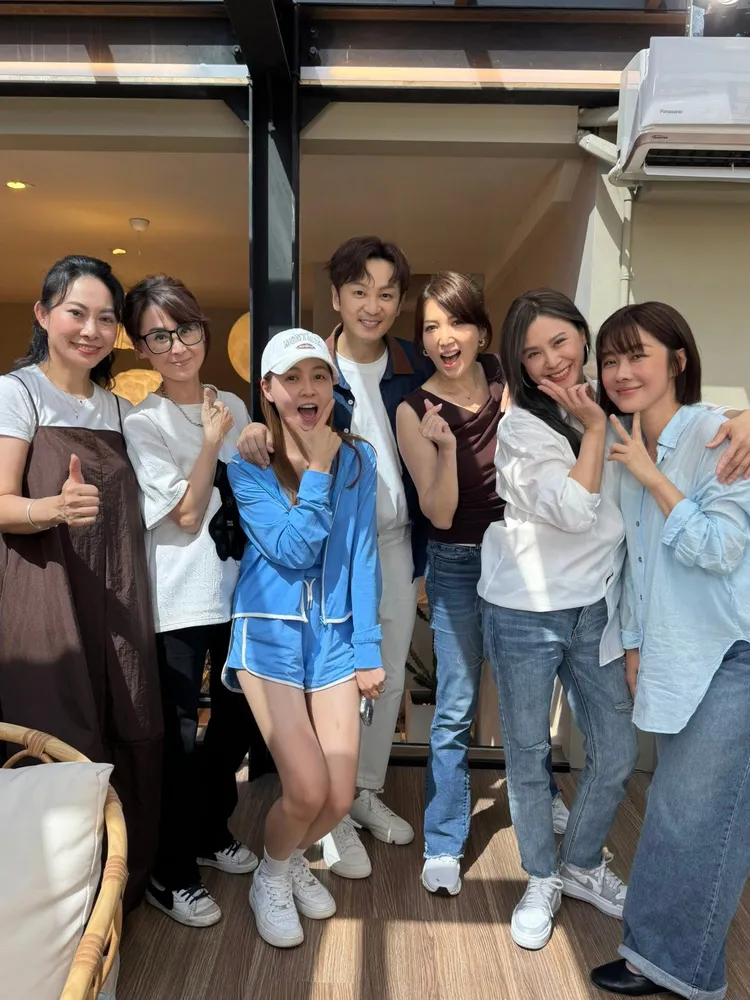 獅子會專區主席張聖芬（左起）、導演朱岩蘭、謝京穎、張書偉、廖家儀、黃小柔、女主角李維維。廖家儀提供