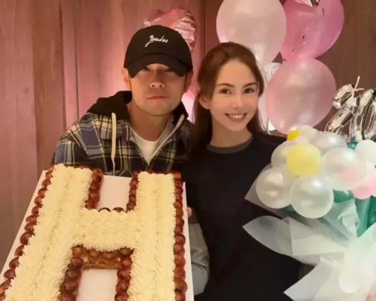 周杰倫（左）為老婆昆凌慶祝32歲生日。翻攝小紅書