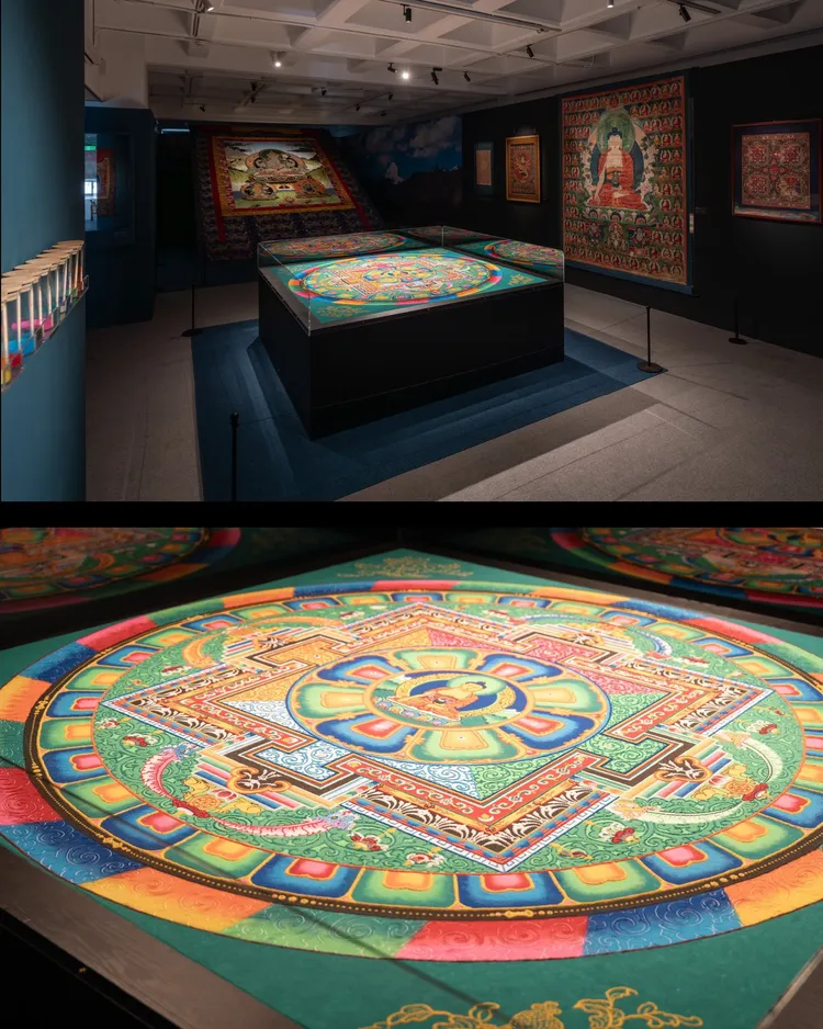 《傳承之美–永恆的蒙藏宗教與藝術》特展展示由4位喇嘛以各色彩沙合力現地繪製完成的「沙壇城」。文化部提供