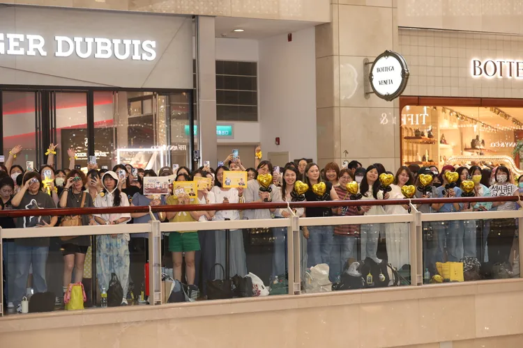 眾多粉絲來見李俊昊。彭欣偉攝