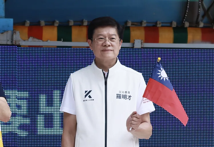 國民黨立委羅明才在新店舉辦「反惡罷、戰獨裁」晚會。非現場畫面／彭欣偉攝